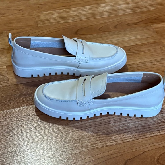 Vionic Uptown Loafer Cream Leather Women’s size 7.5 - Picture 8 of 10